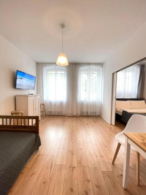 Ferienwohnung im Stadtzentrum von Bernau - Schöne Ferienwohnung mit 1 1/2 Zimmern, Bad, Spülmaschine, Waschmaschine, komplette Küche, WLAN